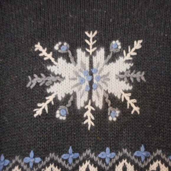Size M Cotton blend Grey Snowflake Cardigan - Picture 7 of 8